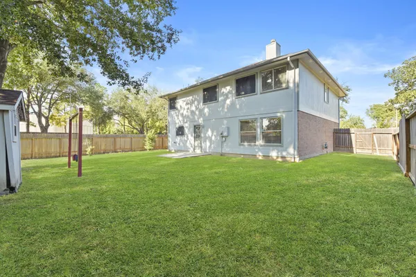 $339,900 | 4911 Silver Fox Drive, Houston, TX 77066