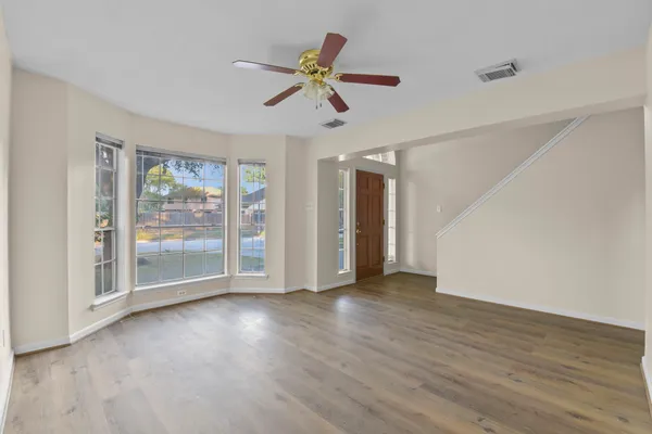 $339,900 | 4911 Silver Fox Drive, Houston, TX 77066