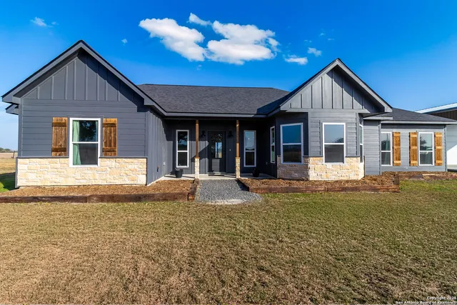 $699,000 | 3417 Farm To Market Road 888, Beeville, TX 78102