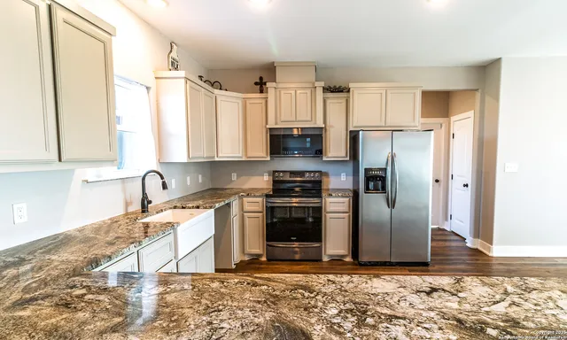 $699,000 | 3417 Farm To Market Road 888, Beeville, TX 78102