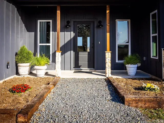 $699,000 | 3417 Farm To Market Road 888, Beeville, TX 78102