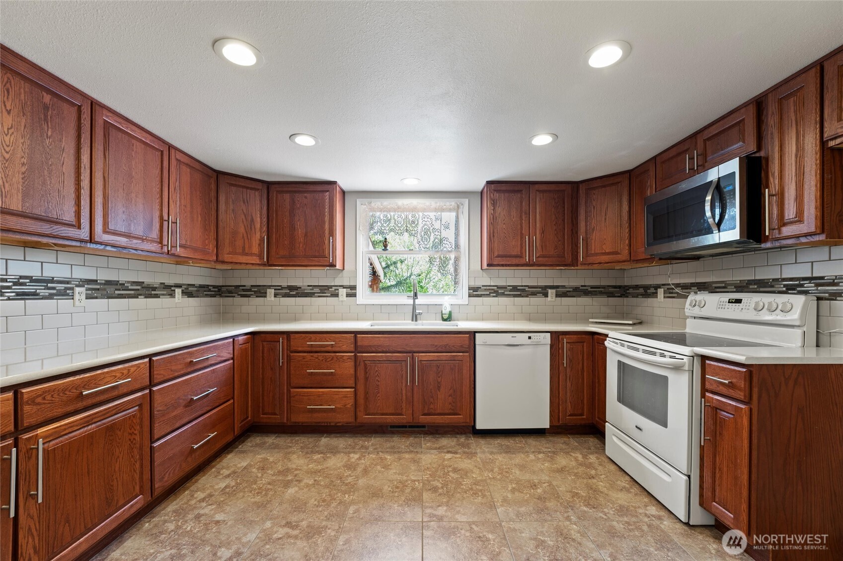 5207 Painted Hills Road Ephrata, WA 98823 - Photo 9 of 34