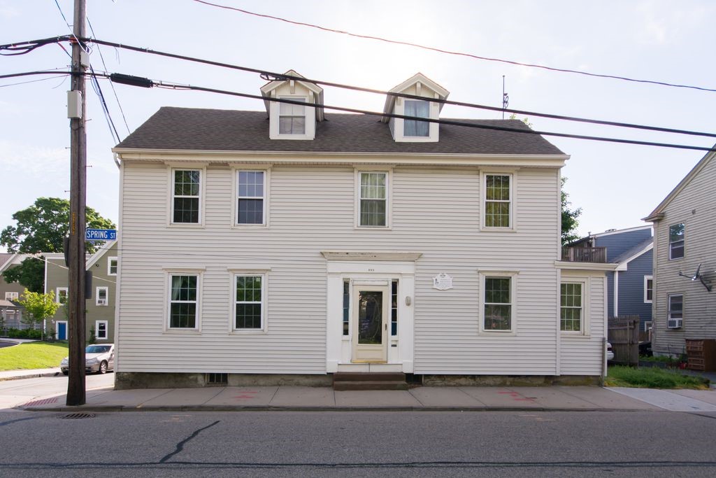 283 Spring Street, Unit 2 Newport, RI 02840 - Photo 1 of 15