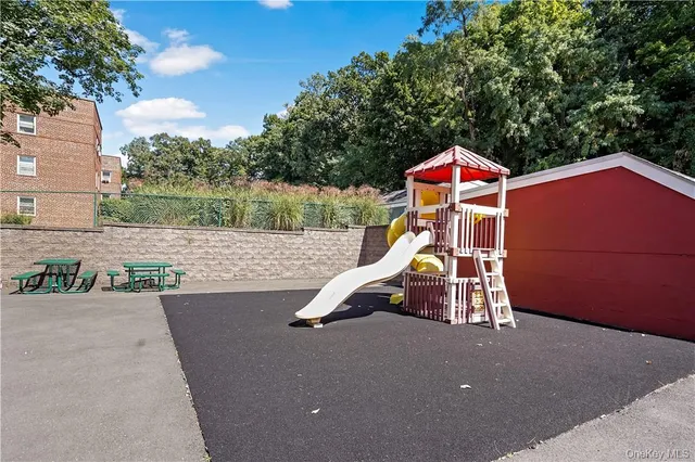 $299,000 | 330 South Broadway, Unit H4, Tarrytown, NY 10591