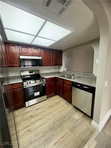 $1,500 | 2112 Sunfish Drive, Unit B, Henderson, NV 89014