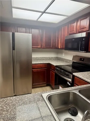 $1,500 | 2112 Sunfish Drive, Unit B, Henderson, NV 89014