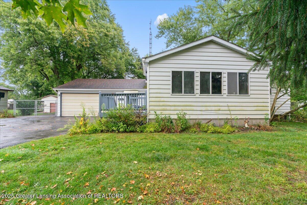 6218 North Belsay Road Flint, MI 48506 - Photo 2 of 29 02-Media Jett - 42