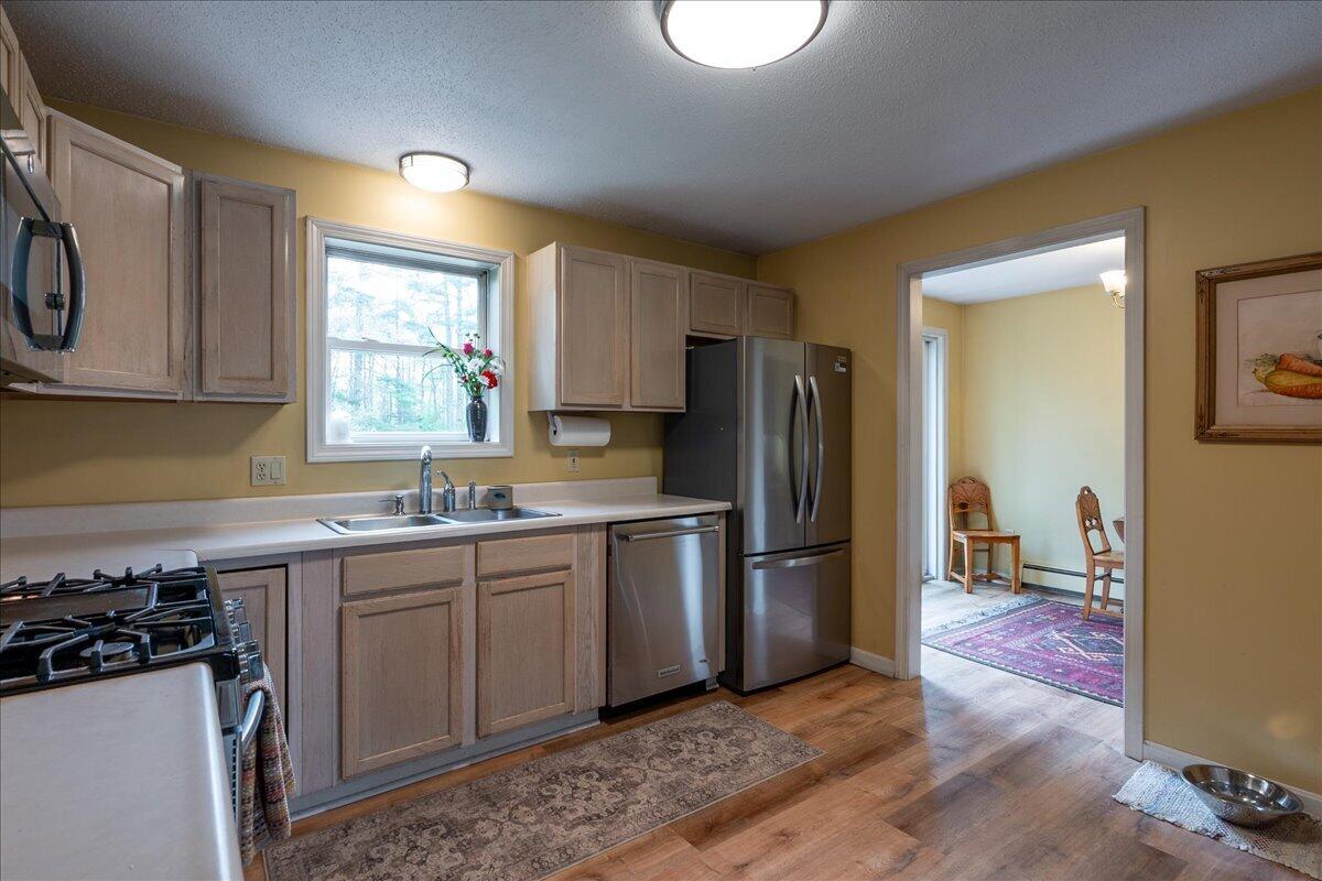11 Simon Road Waldoboro, ME 04572 - Photo 5 of 44 32-11 Simon-32