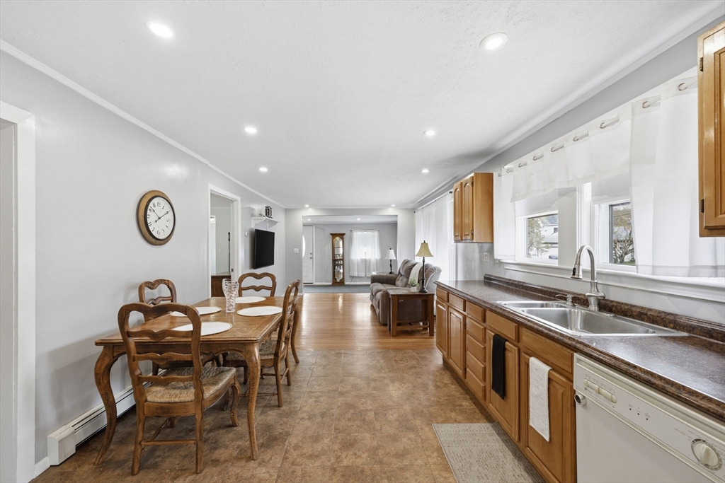 28 Rosina Road Weymouth, MA 02189 - Photo 19 of 41