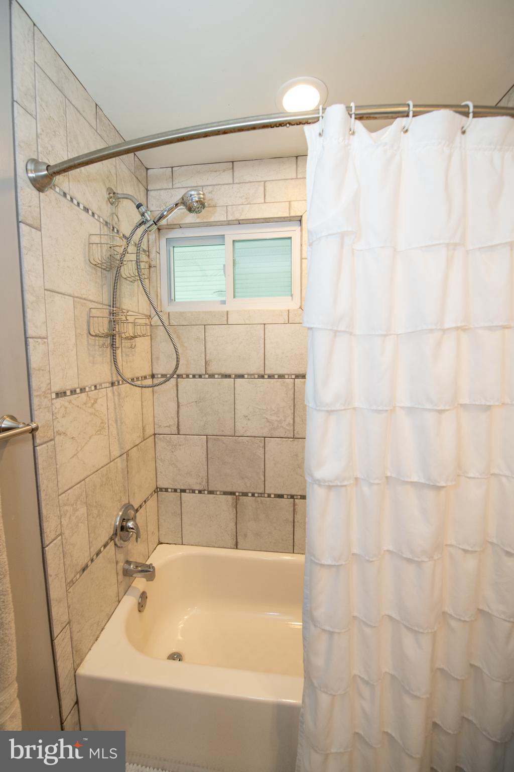 38 Norwyn Road Hatboro, PA 19040 - Photo 12 of 26