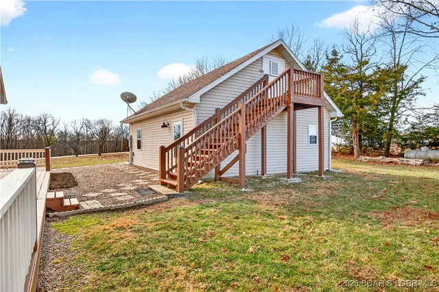 $385,000 | 391 Bumble Bee Drive, Linn Creek, MO 65052