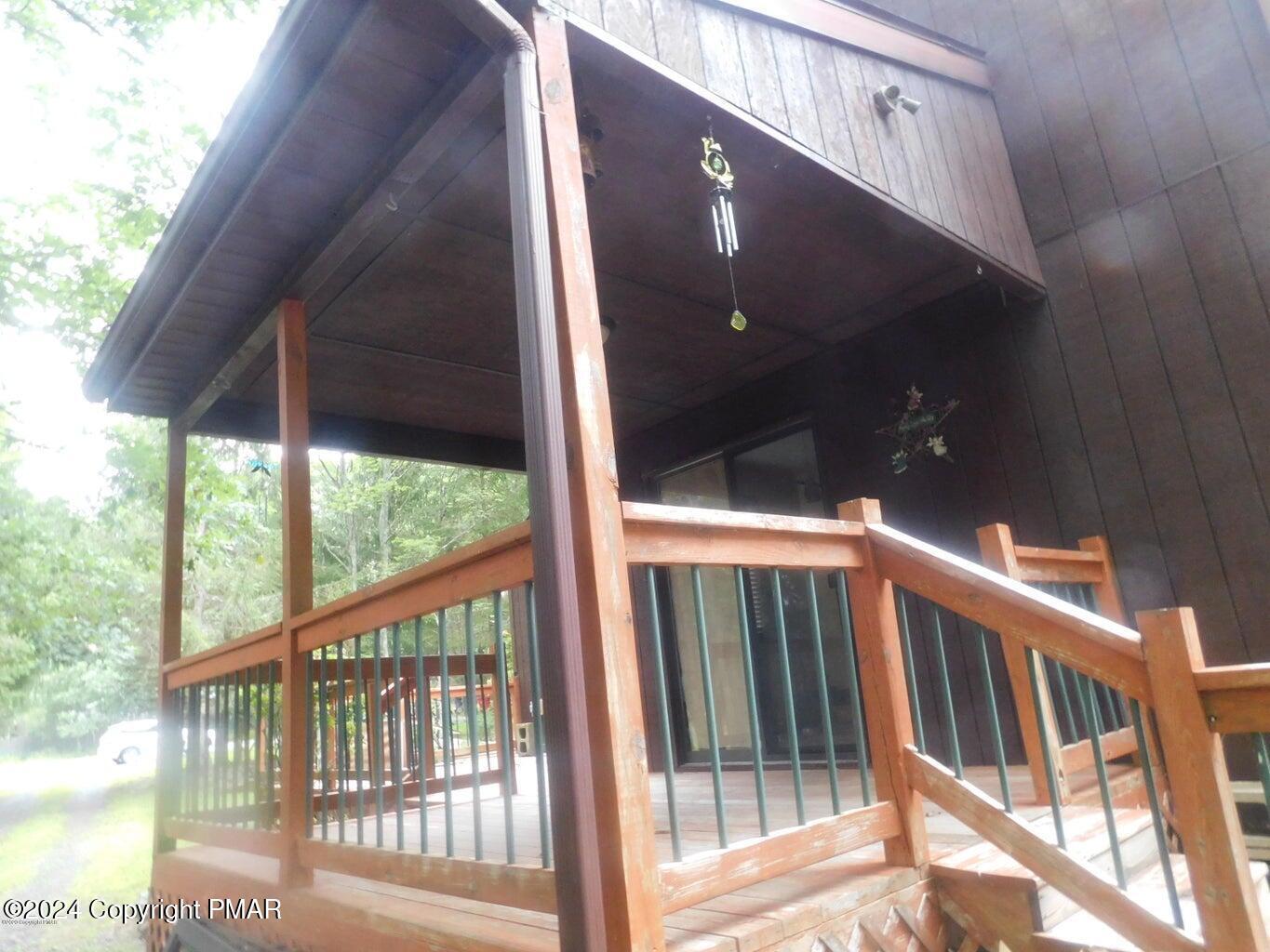 112 Messerle Court Bushkill, PA 18324 - Photo 23 of 33 DECK