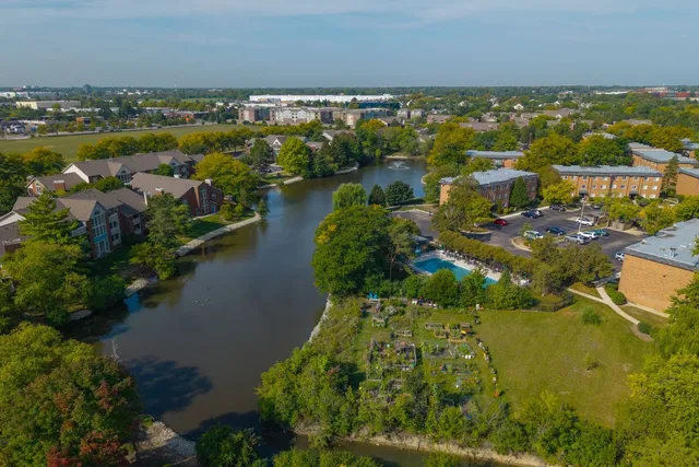 $1,900 | 900 Casey Court, Unit 2706, Schaumburg, IL 60173