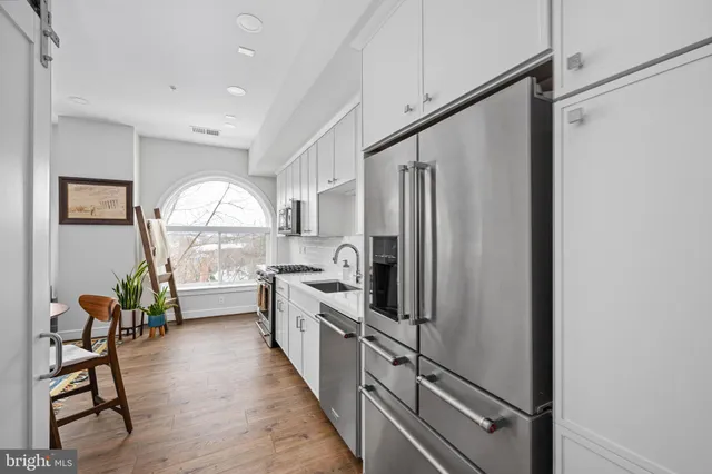 $595,000 | 625 Slaters Lane, Unit 404, Alexandria, VA 22314