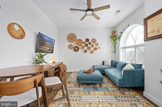 $595,000 | 625 Slaters Lane, Unit 404, Alexandria, VA 22314