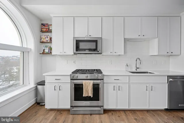 $595,000 | 625 Slaters Lane, Unit 404, Alexandria, VA 22314