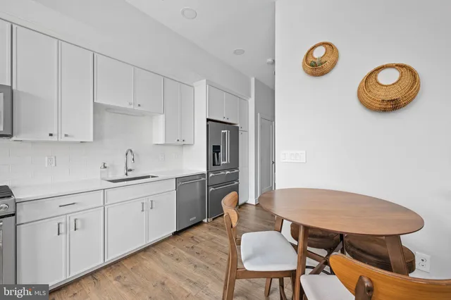 $595,000 | 625 Slaters Lane, Unit 404, Alexandria, VA 22314