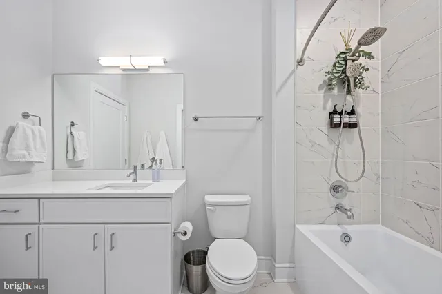 $595,000 | 625 Slaters Lane, Unit 404, Alexandria, VA 22314