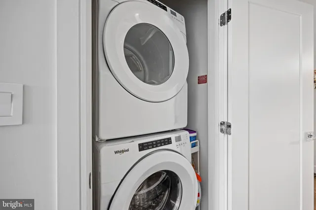 $595,000 | 625 Slaters Lane, Unit 404, Alexandria, VA 22314