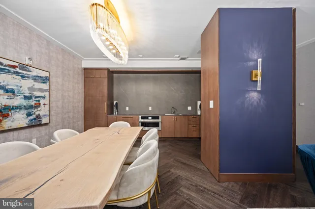 $595,000 | 625 Slaters Lane, Unit 404, Alexandria, VA 22314