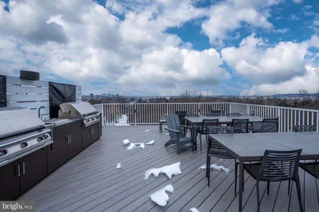 $595,000 | 625 Slaters Lane, Unit 404, Alexandria, VA 22314