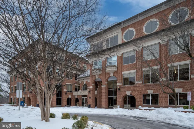 $595,000 | 625 Slaters Lane, Unit 404, Alexandria, VA 22314