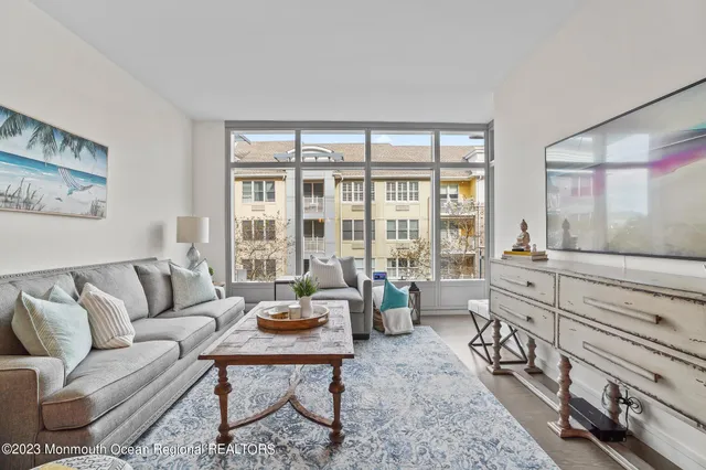 $3,100 | 30 Melrose Terrace, Unit 203, Long Branch, NJ 07740