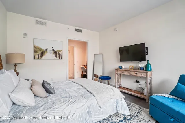 $3,100 | 30 Melrose Terrace, Unit 203, Long Branch, NJ 07740