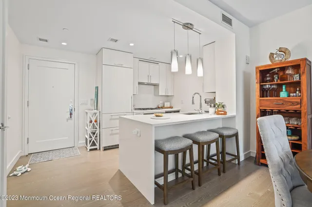 $3,100 | 30 Melrose Terrace, Unit 203, Long Branch, NJ 07740