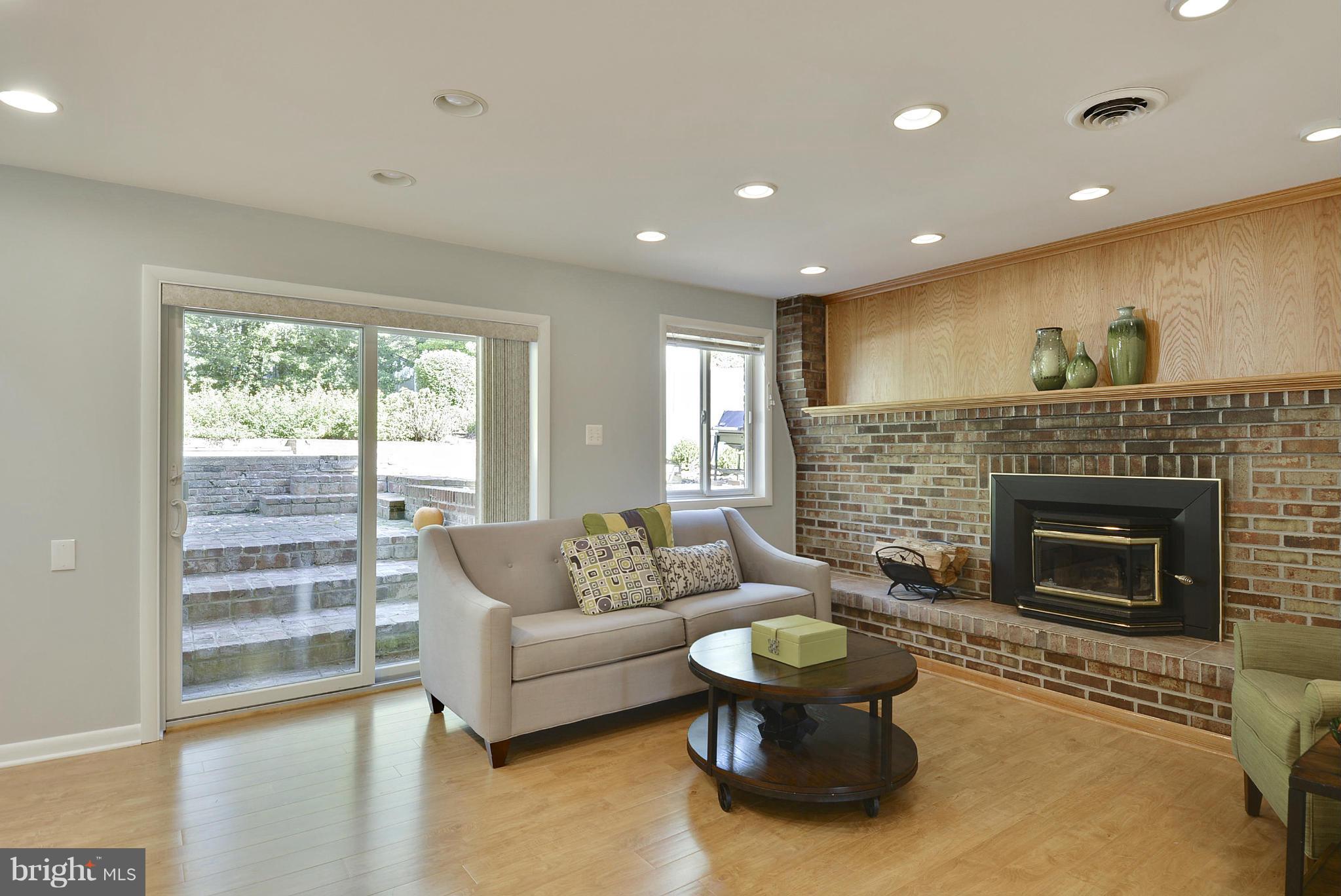 11419 Mapleview Drive Silver Spring, MD 20902 - Photo 12 of 30 Family Room