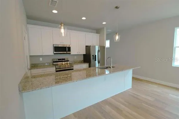 $3,250 | 3904 West Everett Avenue, Unit 2, Tampa, FL 33616