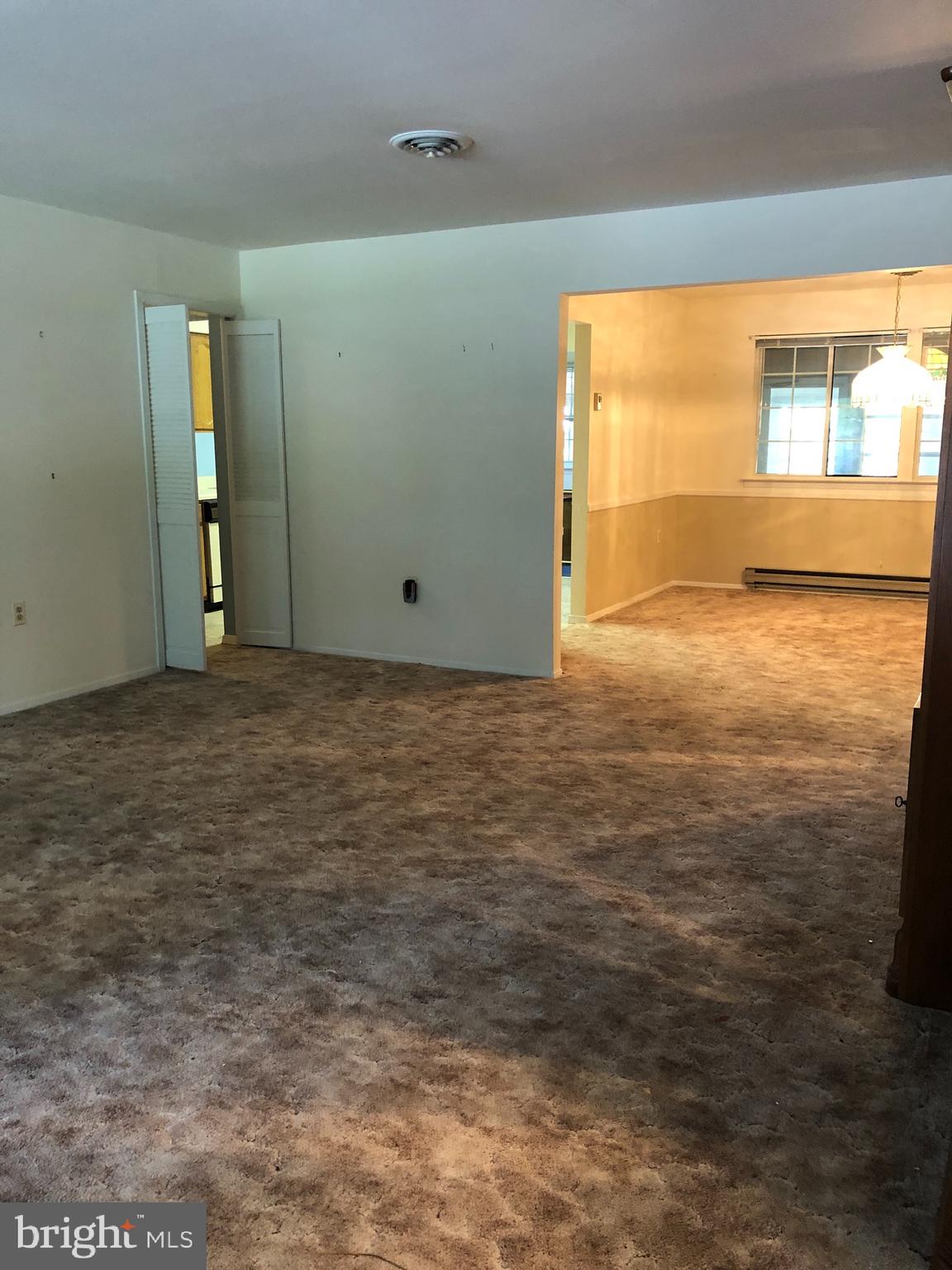 12 Mill Road Whiting, NJ 08759 - Photo 4 of 42 Living Room