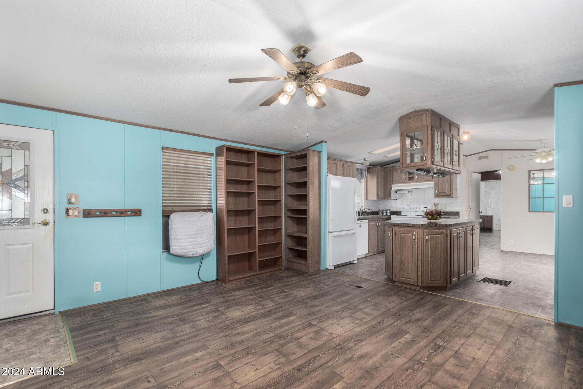 126 South Tomahawk Road, Unit 96 Apache Junction, AZ 85119 - Photo 4 of 29 11 - Tomahawk