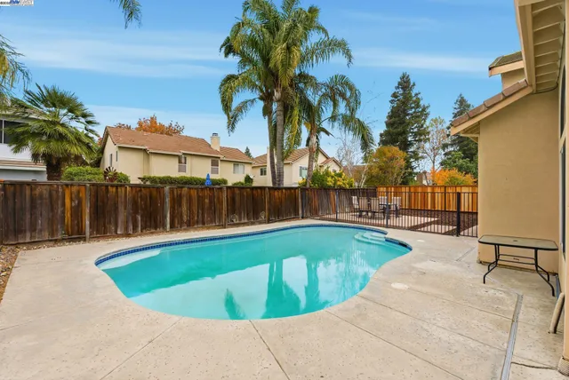 $738,800 | 1660 Tahoe Circle, Tracy, CA 95376