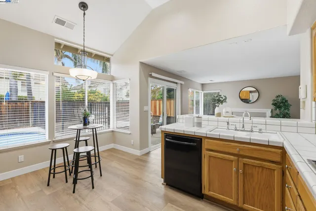 $738,800 | 1660 Tahoe Circle, Tracy, CA 95376