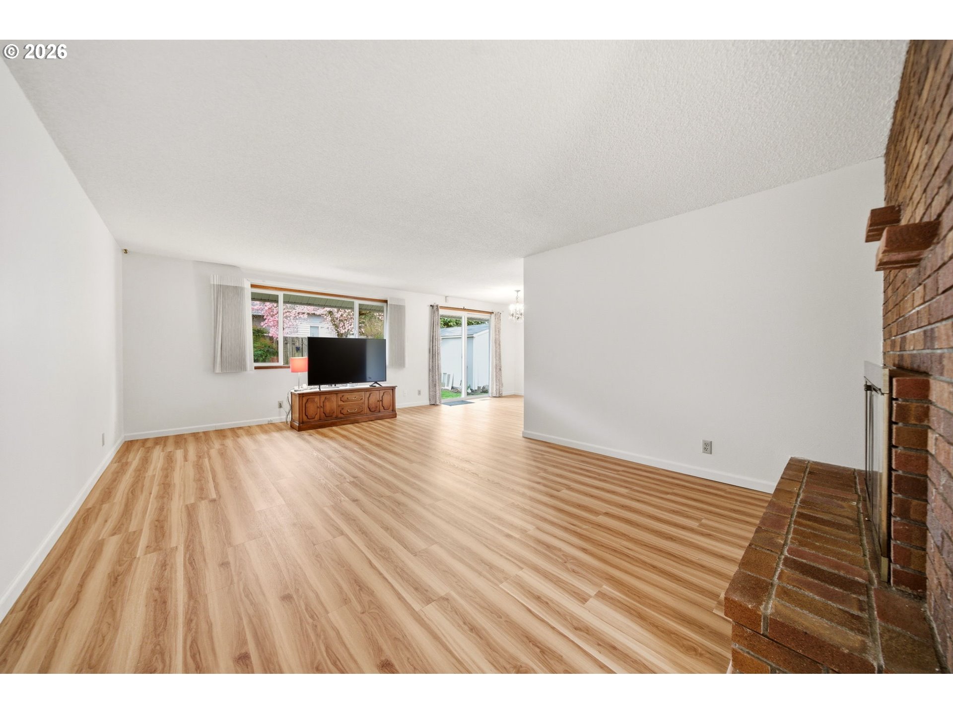 10175 Southwest Wasco Way Tualatin, OR 97062 - Photo 17 of 39 Family Room