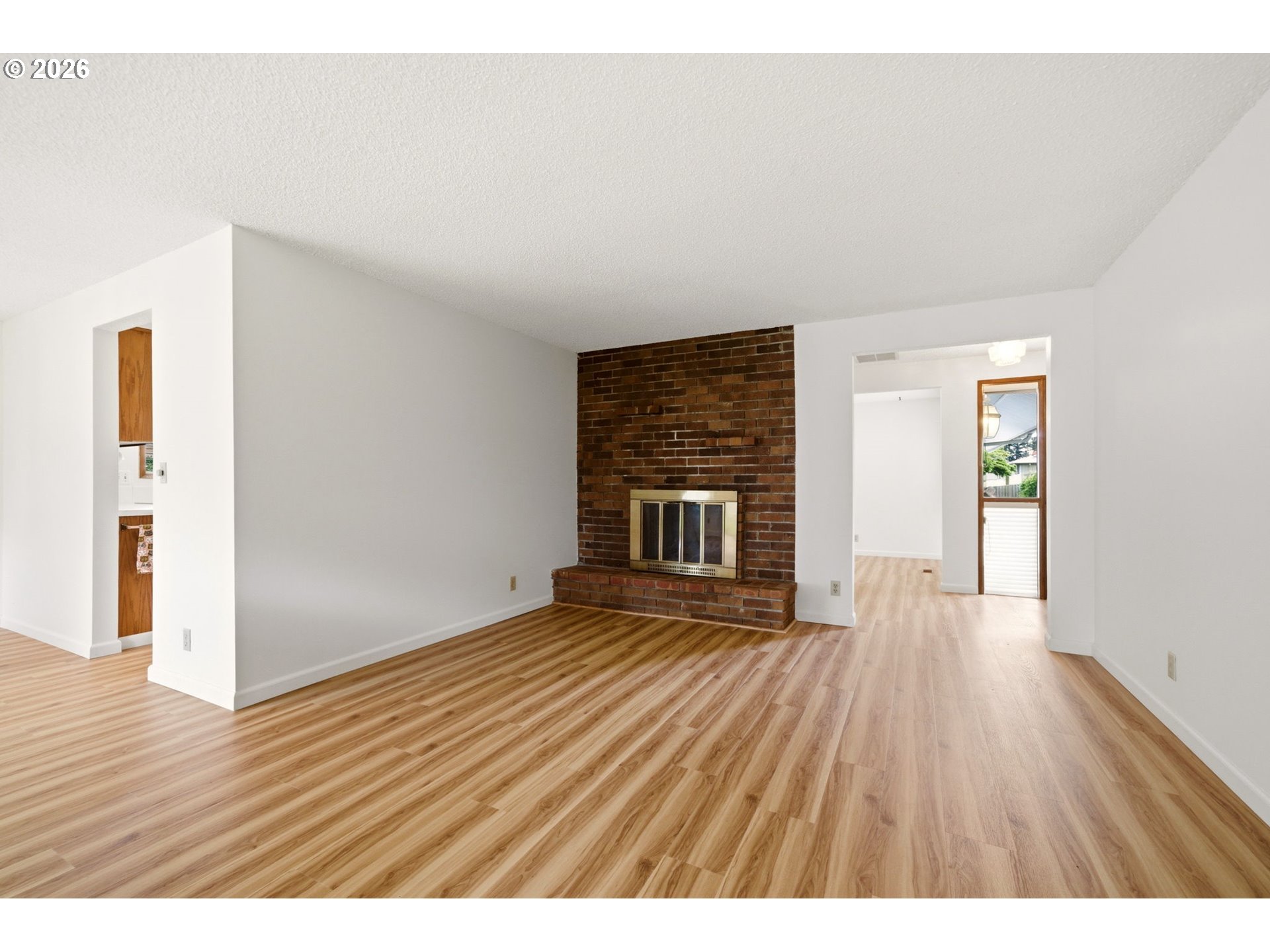 10175 Southwest Wasco Way Tualatin, OR 97062 - Photo 19 of 39 Fireplace Gas