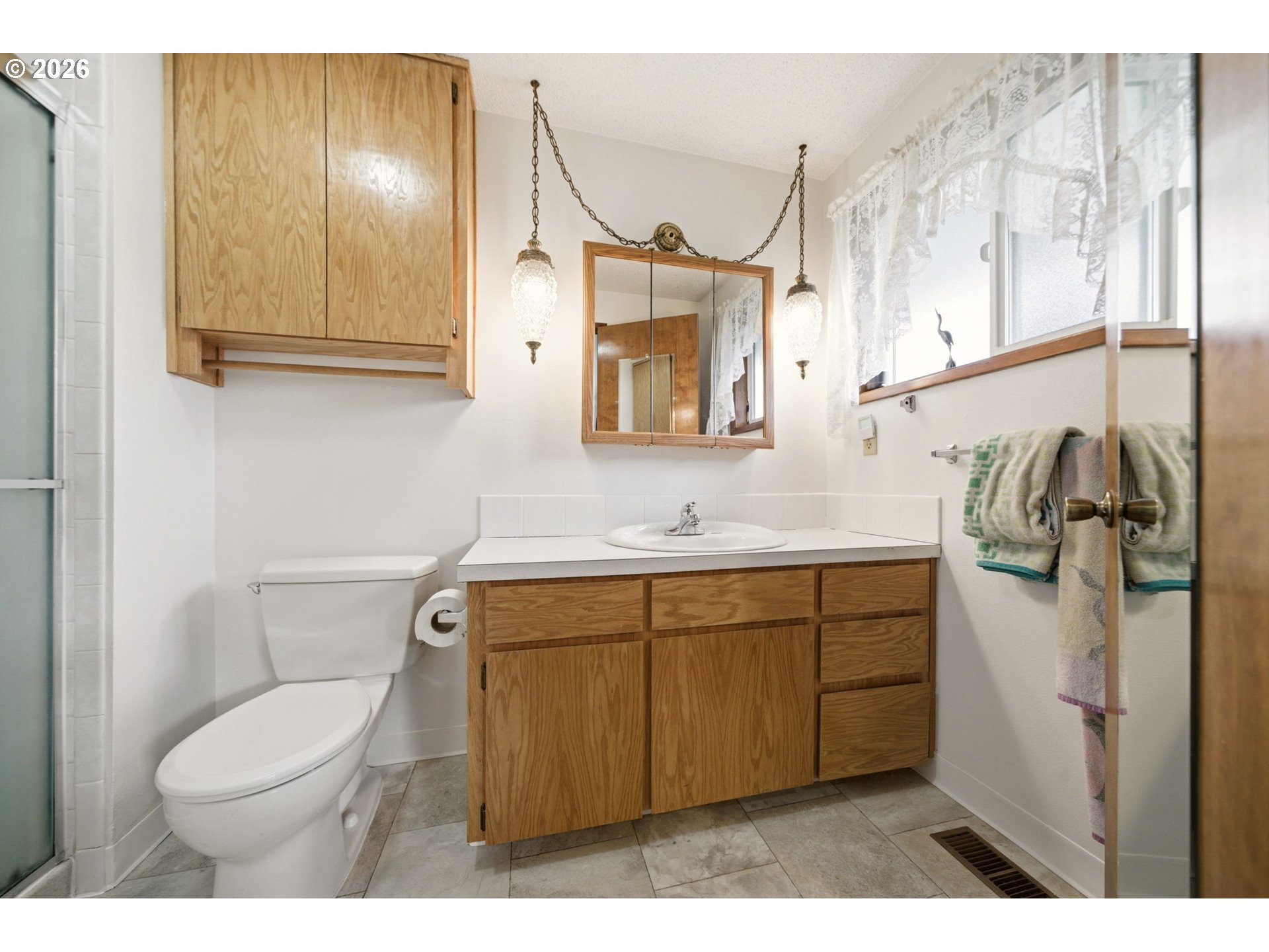 10175 Southwest Wasco Way Tualatin, OR 97062 - Photo 23 of 39 Attached Bathroom #1