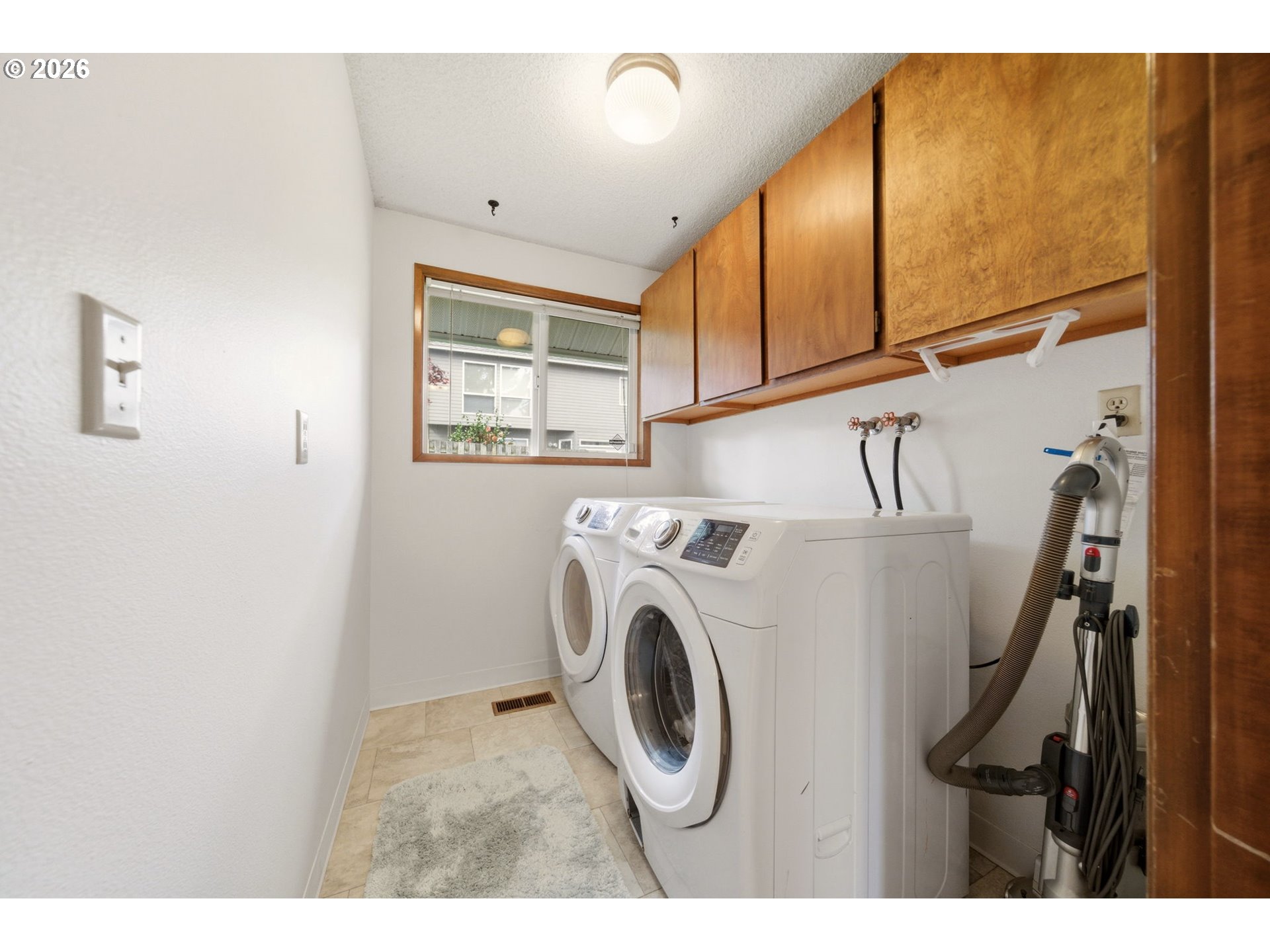 10175 Southwest Wasco Way Tualatin, OR 97062 - Photo 29 of 39 Laundry