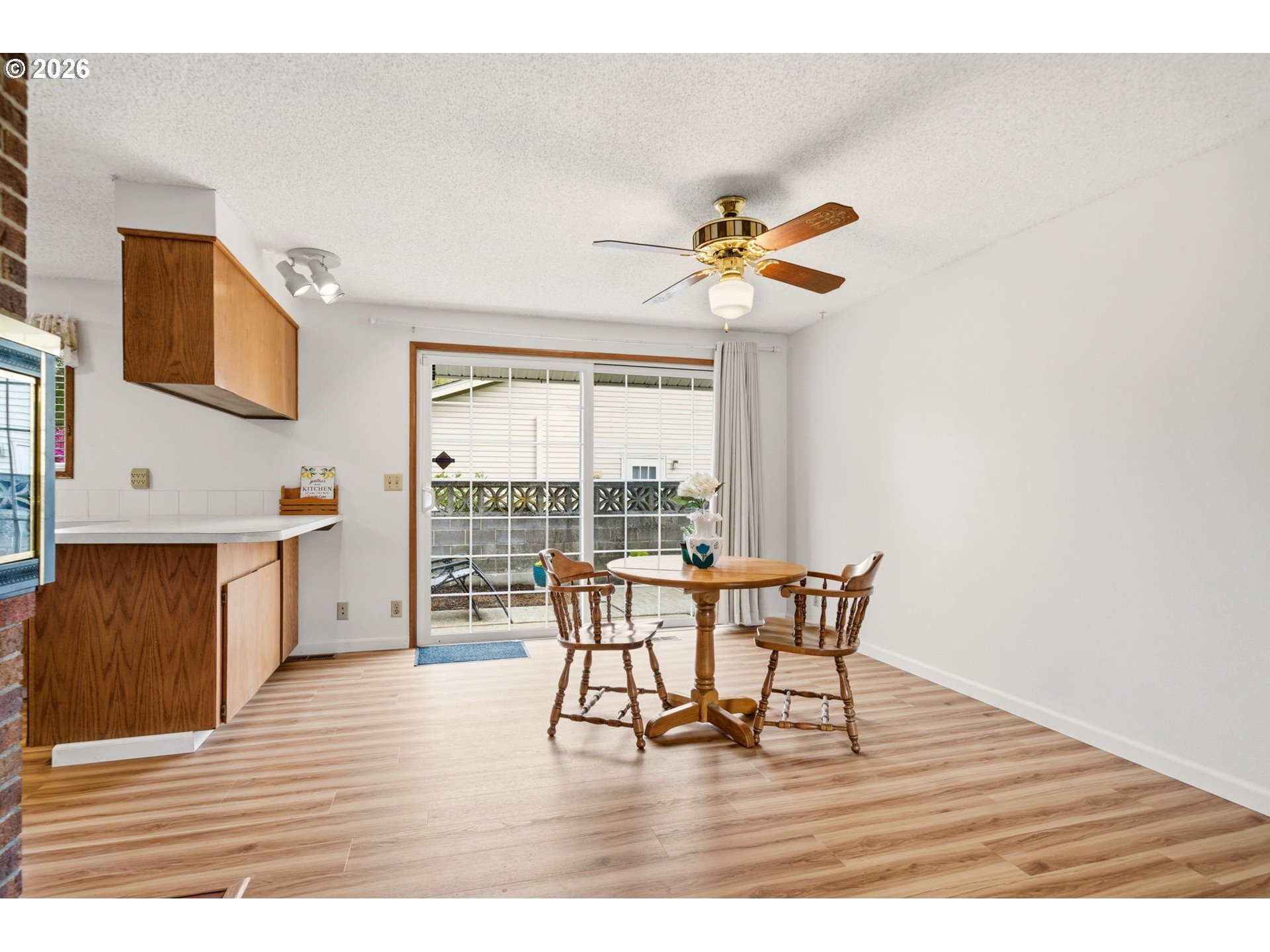 10175 Southwest Wasco Way Tualatin, OR 97062 - Photo 9 of 39 Kitchen/Nook