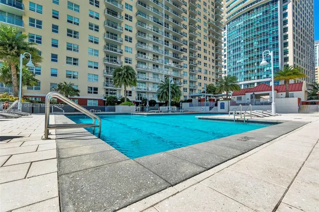 $4,000 | 1155 Brickell Bay Drive, Unit 202, Miami, FL 33131