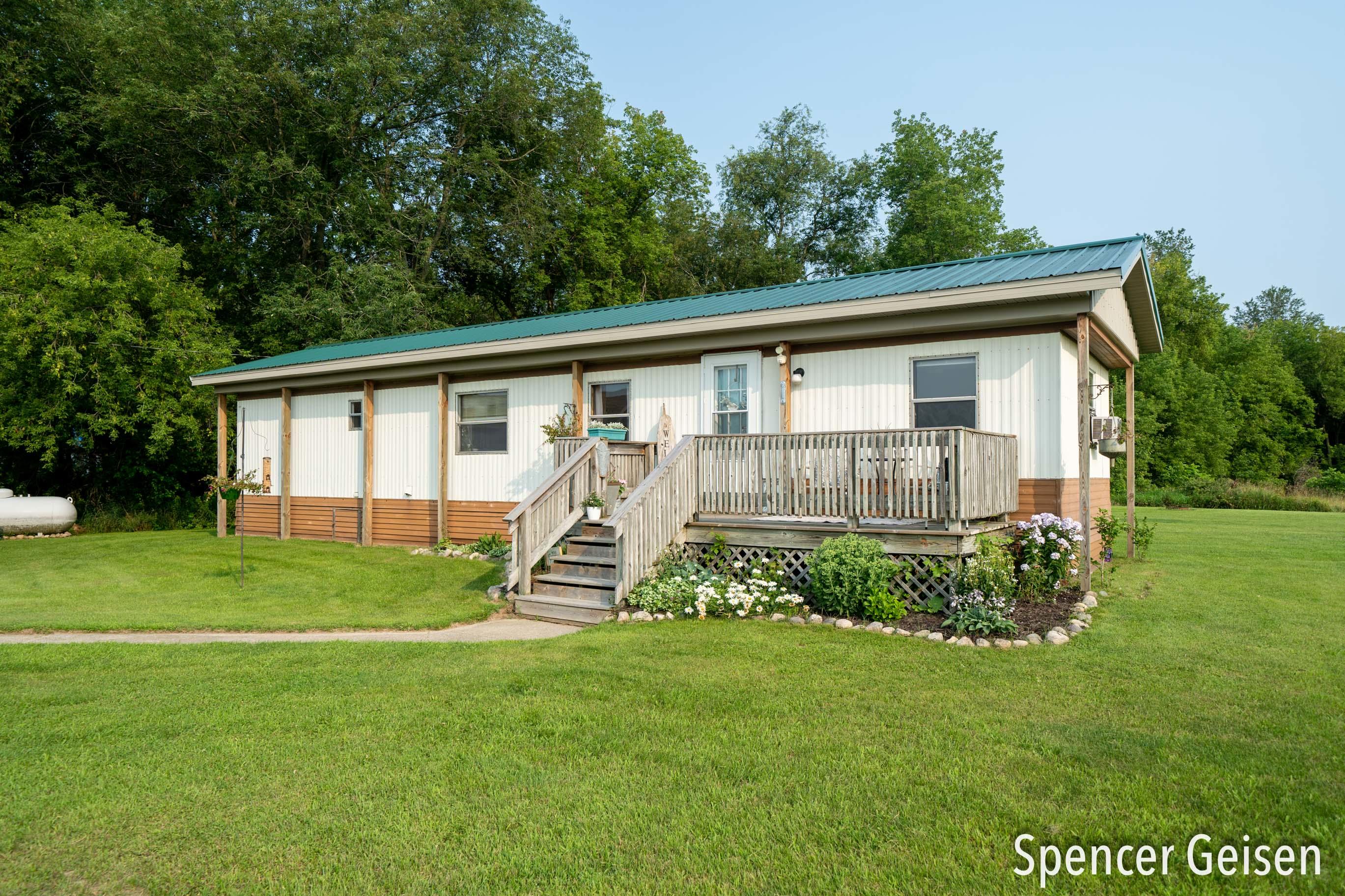 3404 West County Farm Road Sheridan, MI 48884 - Photo 2 of 39 3404 County Farm Rd, Sheridan, MI 48884-