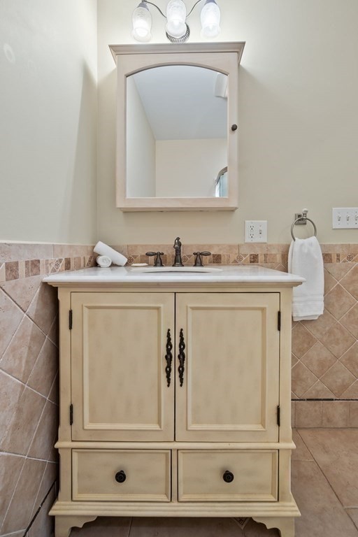 28 County Street, Unit 2 Ipswich, MA 01938 - Photo 13 of 31