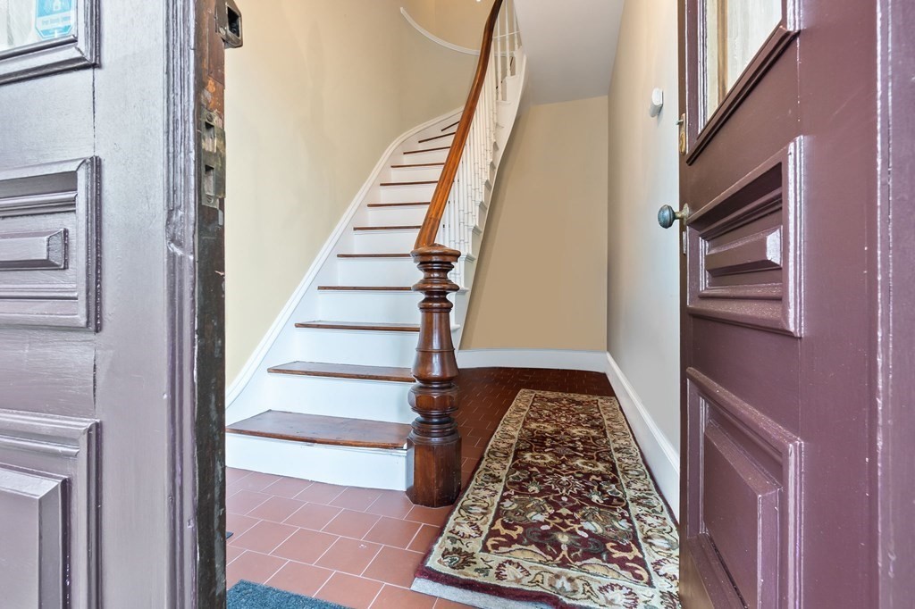 28 County Street, Unit 2 Ipswich, MA 01938 - Photo 3 of 31
