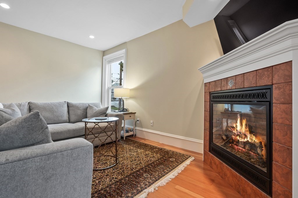 28 County Street, Unit 2 Ipswich, MA 01938 - Photo 5 of 31