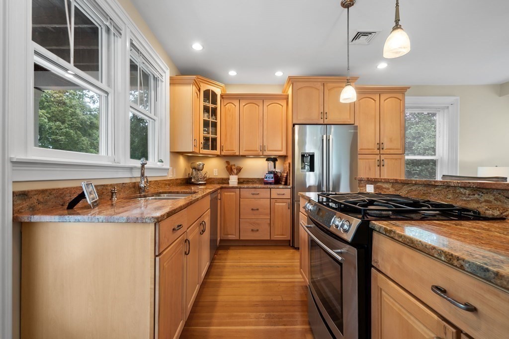 28 County Street, Unit 2 Ipswich, MA 01938 - Photo 8 of 31