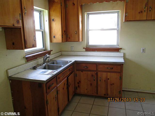 410 Beulah Road Sandston, VA 23150 - Photo 4 of 14 Kitchen