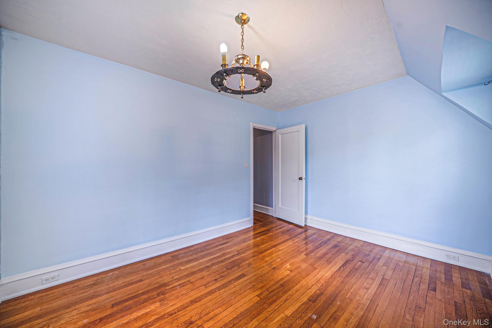 18240 Avon Road Queens, NY 11432 - Photo 22 of 30