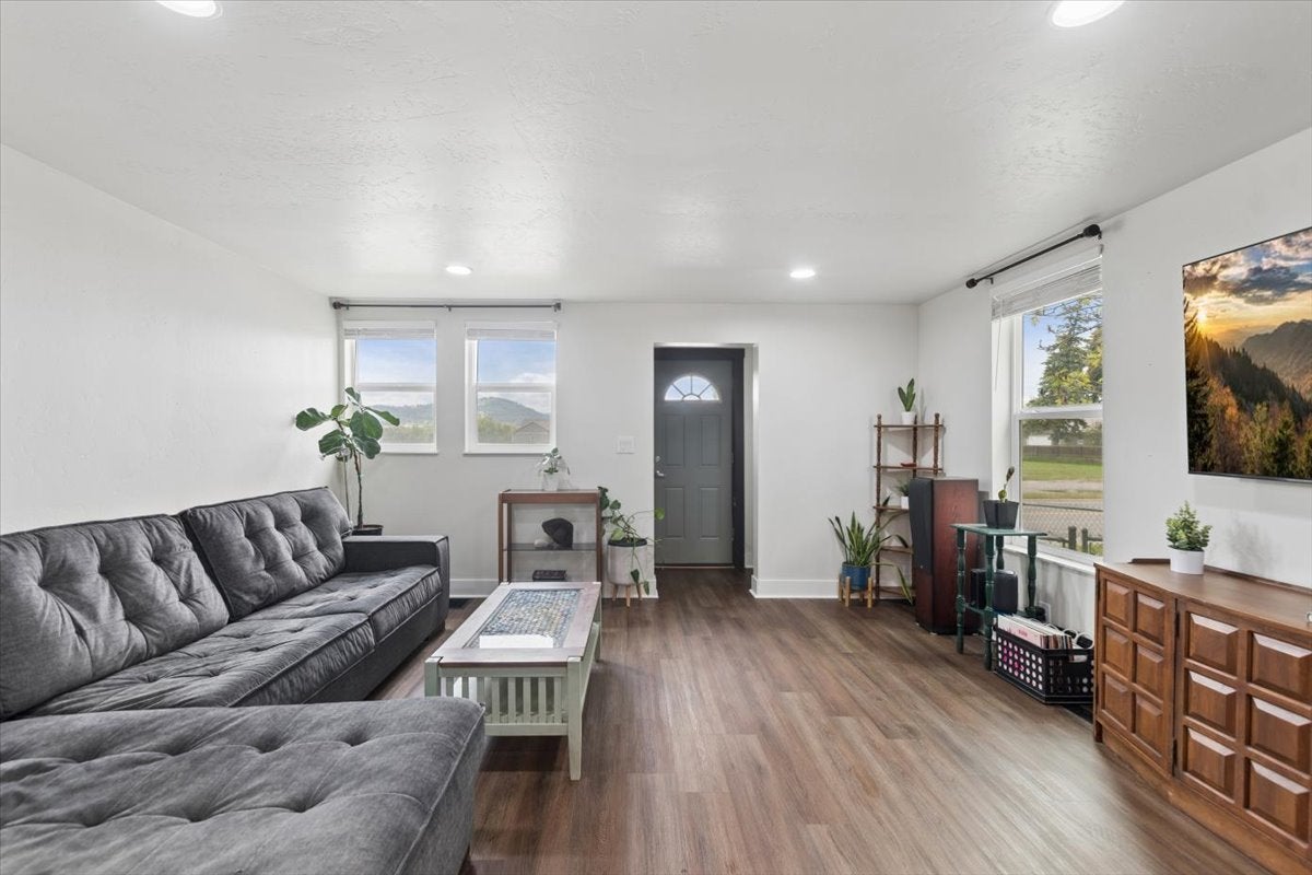 645 South Meridian Road Kalispell, MT 59901 - Photo 6 of 30 Gallery Image 6