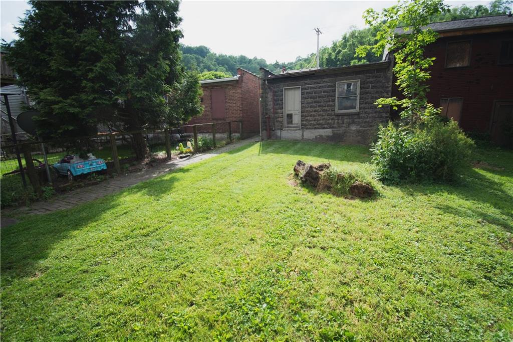 827 Evergreen Road Pittsburgh, PA 15209 - Photo 14 of 17 Gallery Image 14